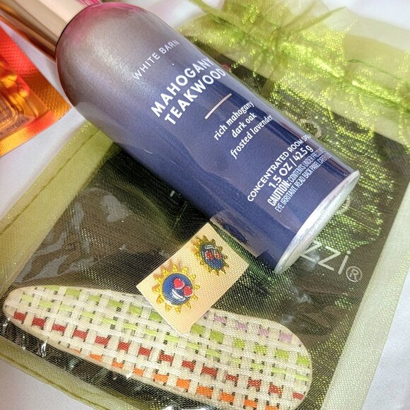 8 Piece Stuffed Bag Gift, 2 Pink/Purple Bags, Eye Mask, 2 White Barn Sprays, NWT - Picture 6 of 6